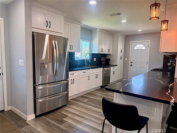 2nd image of 6086 Myra Ave