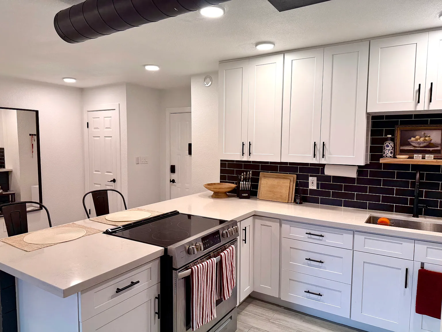 2 bed, 1.5 bath, 1147 sqft, $2,500 — Photo 2