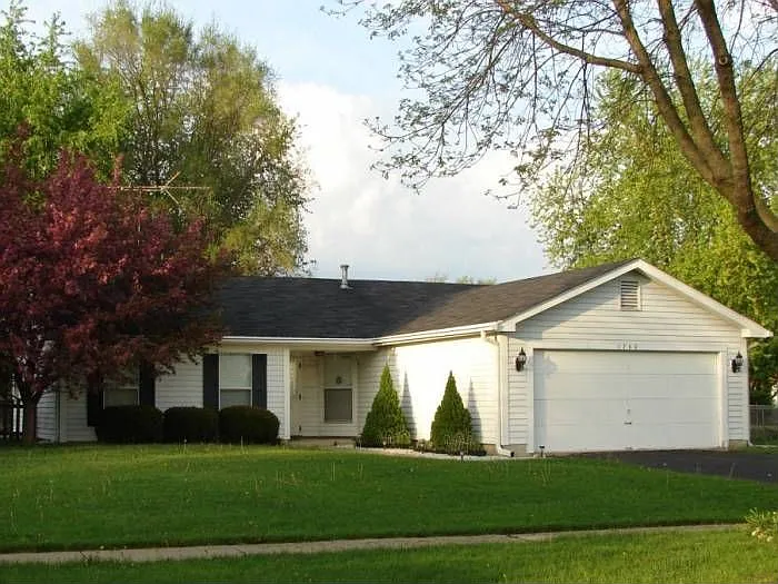 1760 Thorneapple Ln photo 1