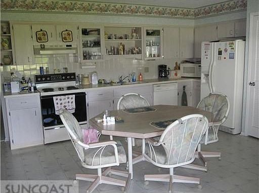 4th image of 2228 Swedish Dr APT 6