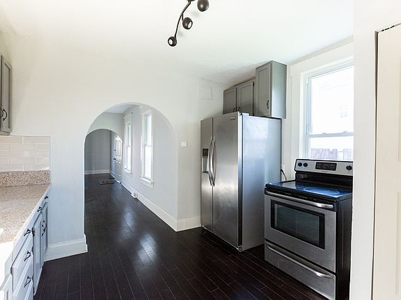 3rd image of 516 E Morrill Ave