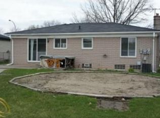 20154 Bigelow St, Roseville, MI 48066