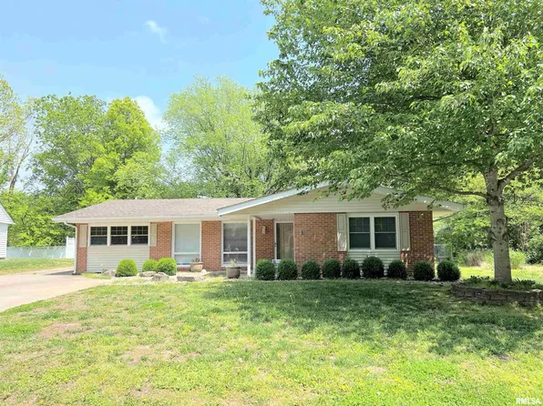 126 N Rod Ln, Carbondale, IL 62901