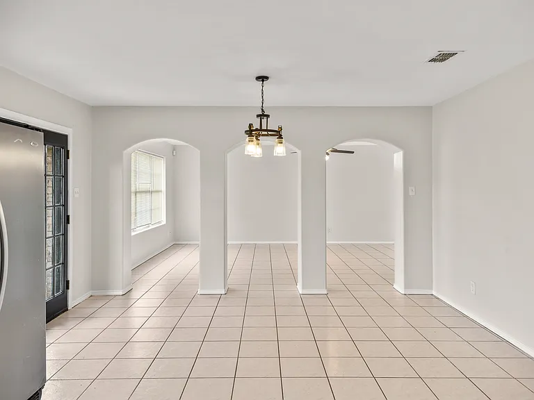 4416 Thunderbird Ave — Photo 5