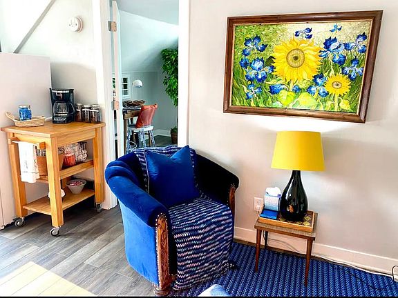 4th image of 453 W 10th Ave #A