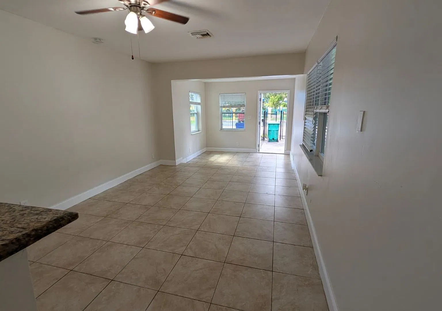 3BR Home for Rent in Franklin Park Great Outdoor Space NO HOA! — Photo 4