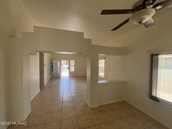 3rd image of 2560 W Blaine Ct