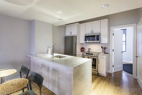 Rented by Oxford Property Group | media 10