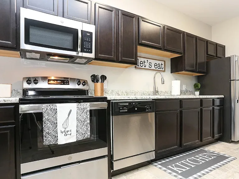 Ash Park Apartments — Photo 12