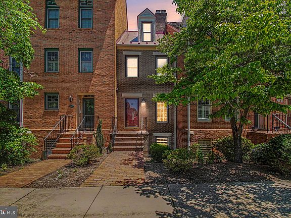 2nd image of 807 College Ave