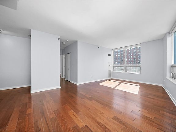 3rd image of 330 W Grand Ave APT 902