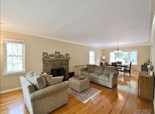 51 Crescent Rd, Port washington, NY 11050