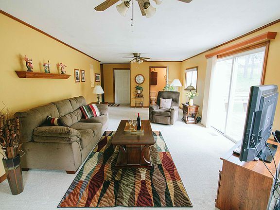 Family room w walkout decks