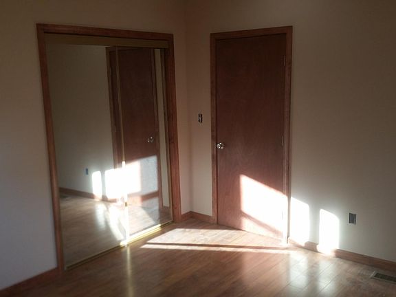 5th image of 413 N Zane Hwy