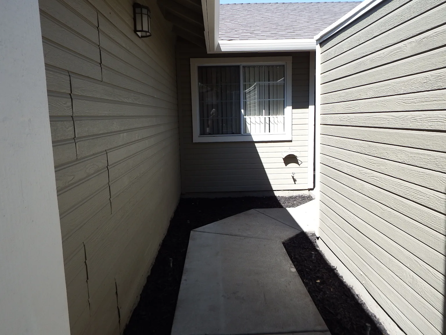 2 bed, 1000 sqft, $1,995 — Photo 2