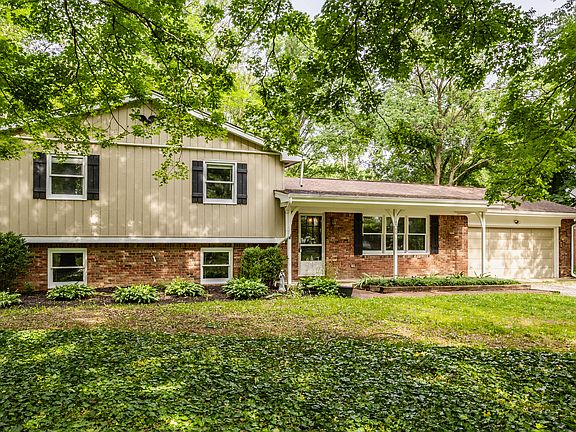 2nd image of 10560 Greentree Dr