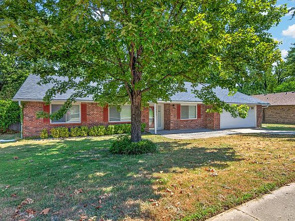 3rd image of 4640 SE Barlow Dr