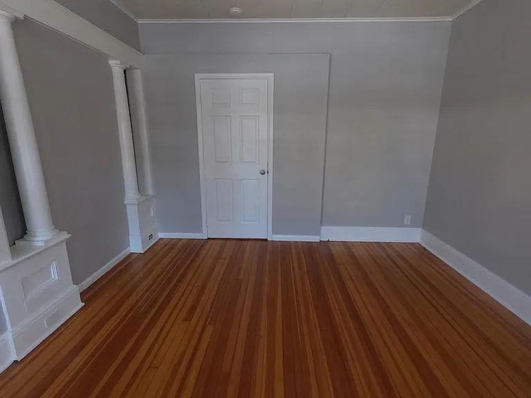 52 Grove Ave — Photo 5
