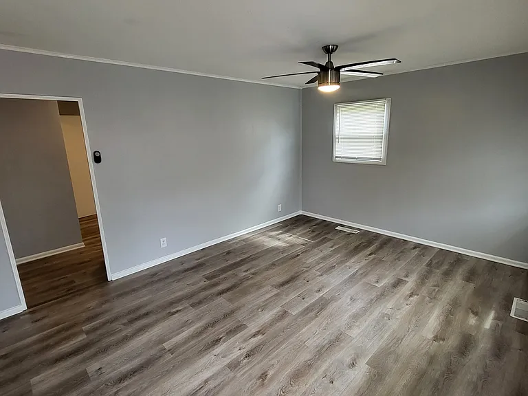 608 Bernard Ave — Photo 3