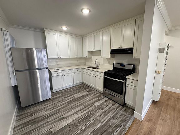 2nd image of 1351 W 20th St APT 10