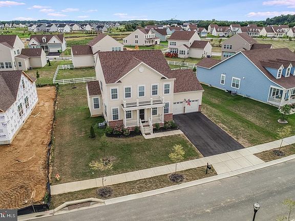 4th image of 930 Johnson Dr