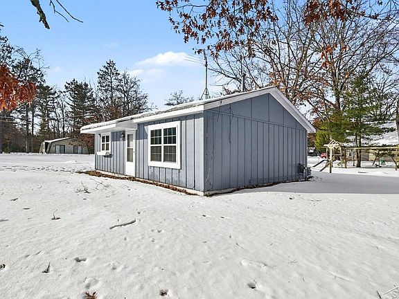 3rd image of 9757 N Cut Rd