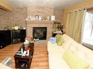 1 Silver Ln, Spring Valley, NY 10977