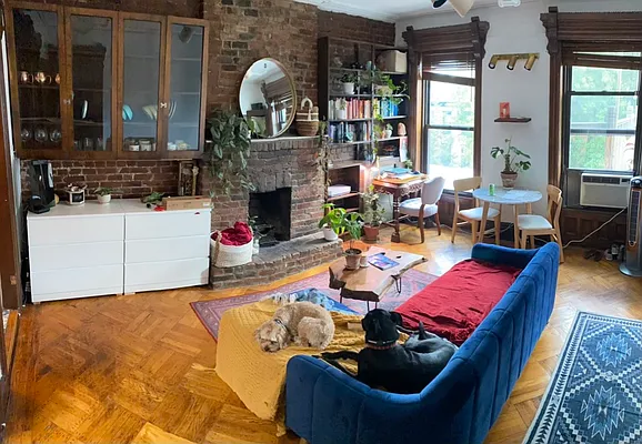 Rented by Harriet Brand, LREB | media 2