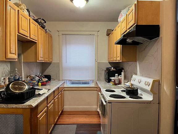 3rd image of 8902 W Chester Pike #1