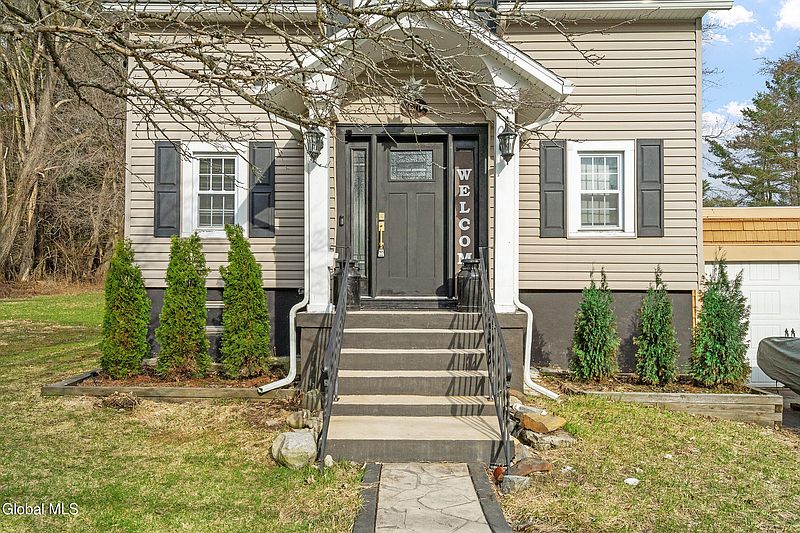 2nd image of 1371 Midline Road