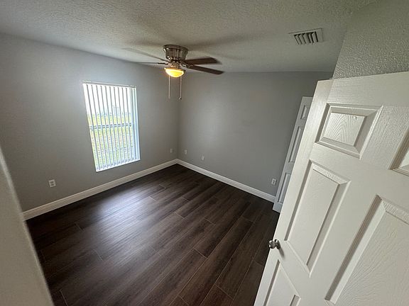 5th image of 391 Greenwich Ct #391