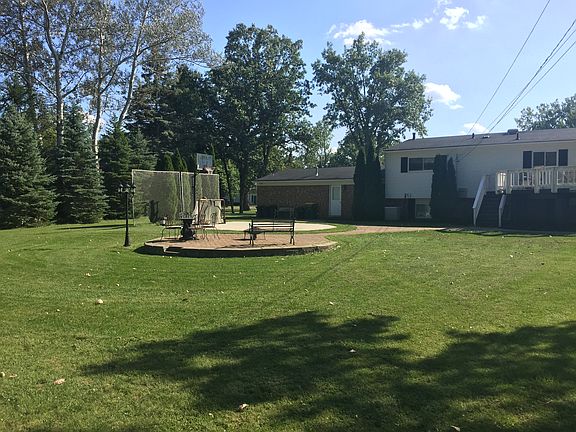 5th image of 24408 Westmoreland Dr