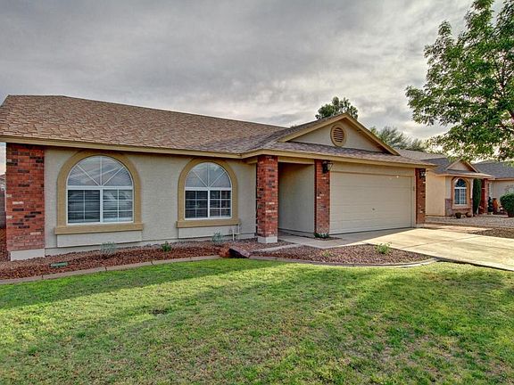 2nd image of 2321 E Wildhorse Pl