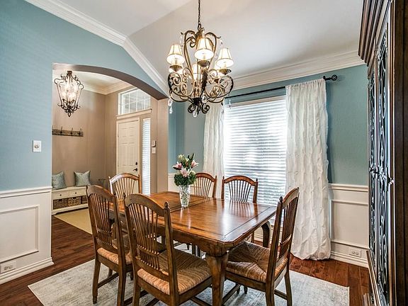 4th image of 6813 Colonnade Dr