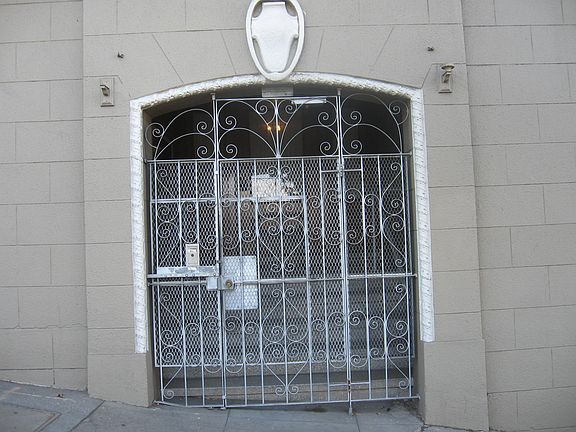 3rd image of 626 Church St APT 2