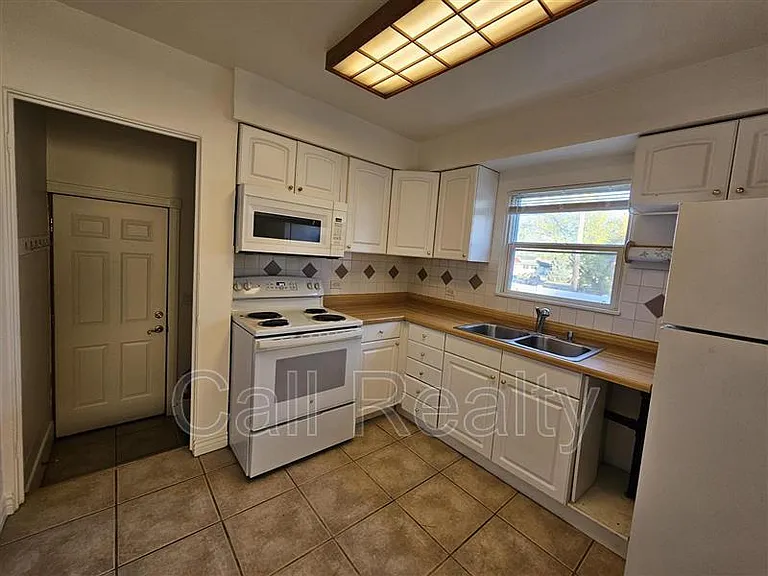 1603 E Lacrosse Ave — Photo 6