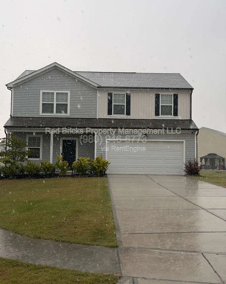 3 bed, 2.5 bath, 2083 sqft, $2,150 — Photo 4