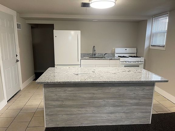 5th image of 801 S Menlo Ave #3