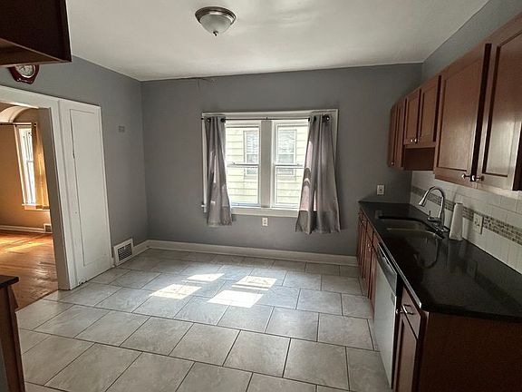 3rd image of 4703 Stickney Ave