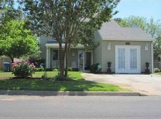 3161 Crestwood Ln, Virginia Beach, VA 23453