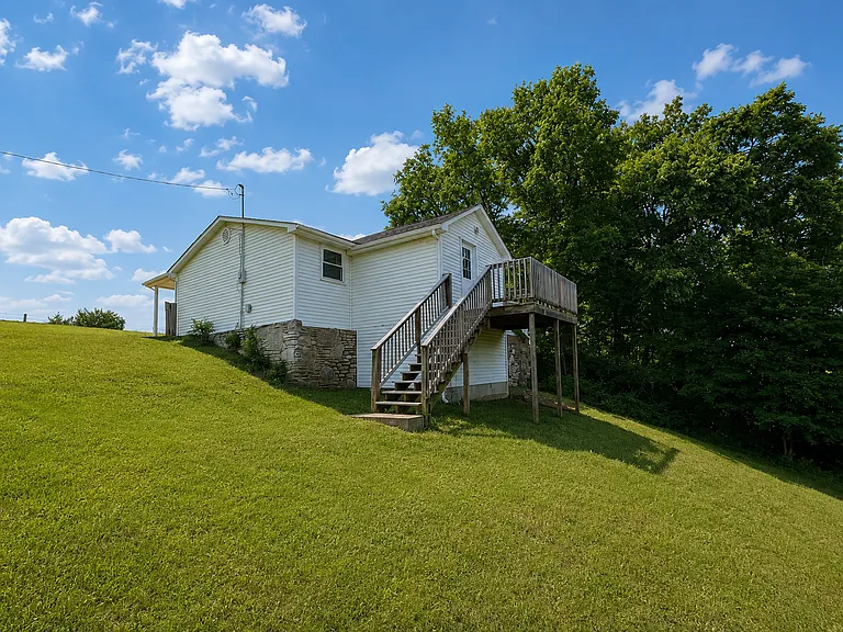 2274 Hempridge Rd — Photo 2