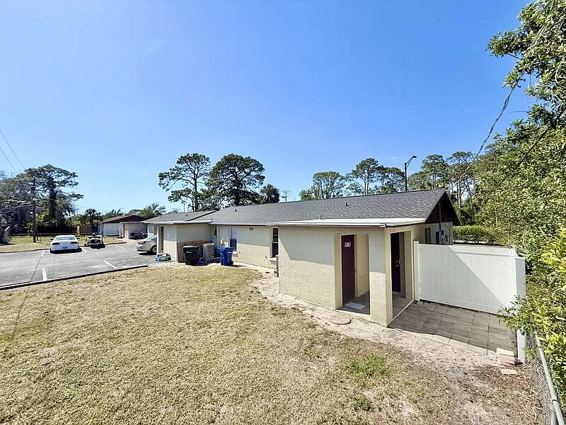 2 bed, 1.0 bath, 714 sqft, $1,495 — Photo 3