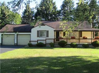 8260 Lamor Rd, Mercer, PA 16137