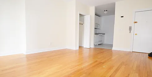 Rented by Manhattan Realty Group