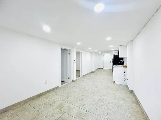 Rented by EXR | media 11