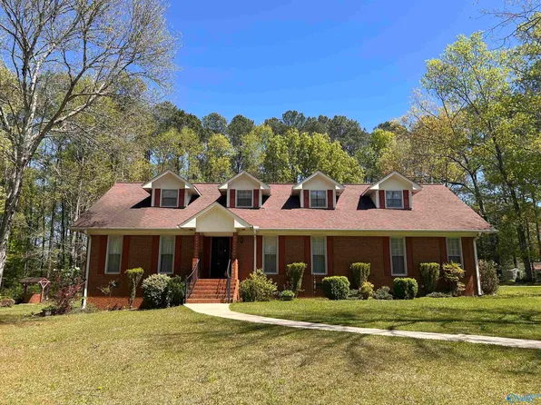 107 Covered Bridge Rd, Rainbow City, AL 35906