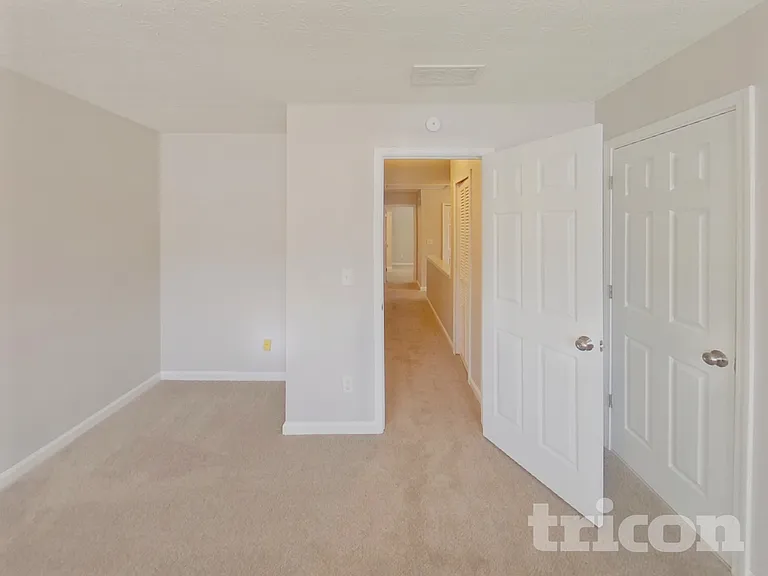 872 Woodside Dr — Photo 16