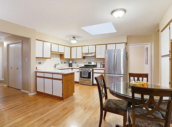 4th image of 15752 Torrey Pines Dr