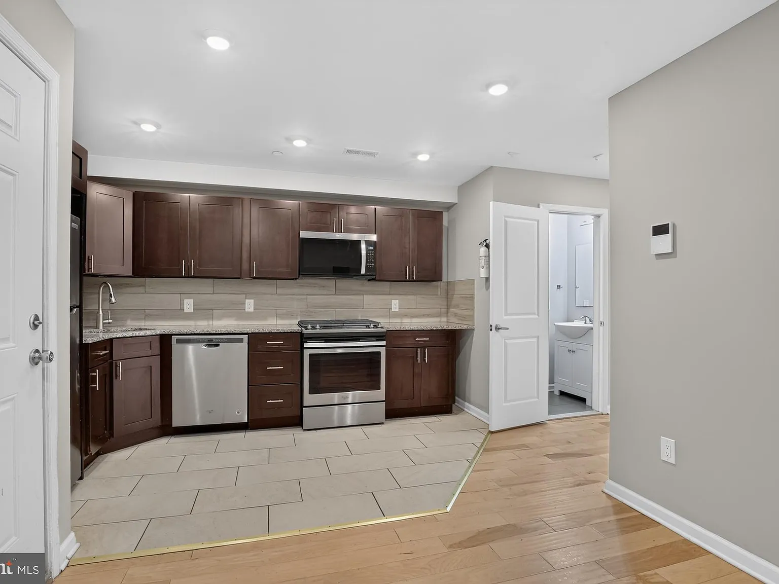 2 bed, 2.5 bath, $1,595 — Photo 2