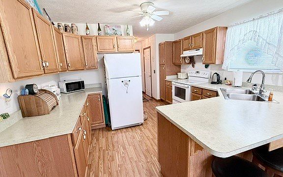 3rd image of 500 Lambert Dr